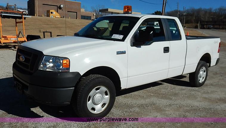 image for item I5136 2007 Ford F150 XL SuperCab pickup truck