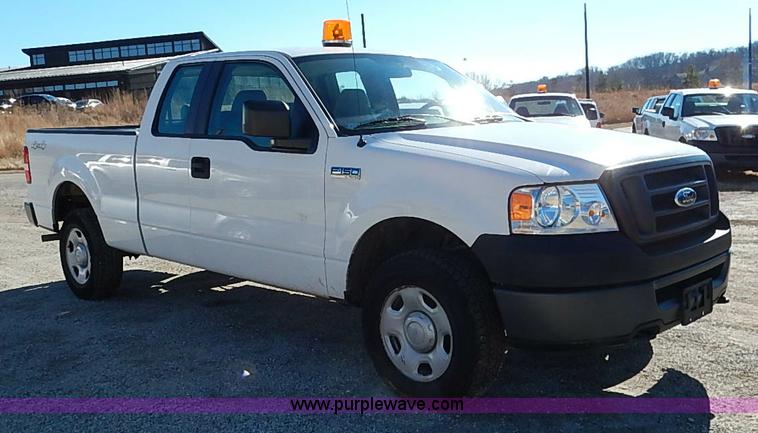 image for item I5136 2007 Ford F150 XL SuperCab pickup truck