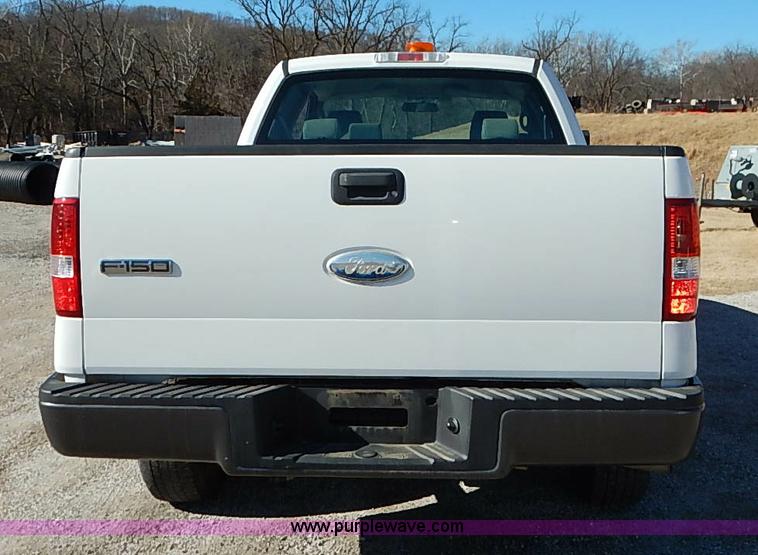 image for item I5136 2007 Ford F150 XL SuperCab pickup truck