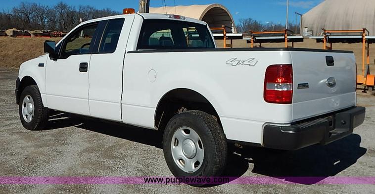 image for item I5136 2007 Ford F150 XL SuperCab pickup truck