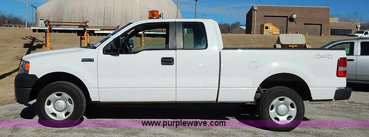image for item I5136 2007 Ford F150 XL SuperCab pickup truck