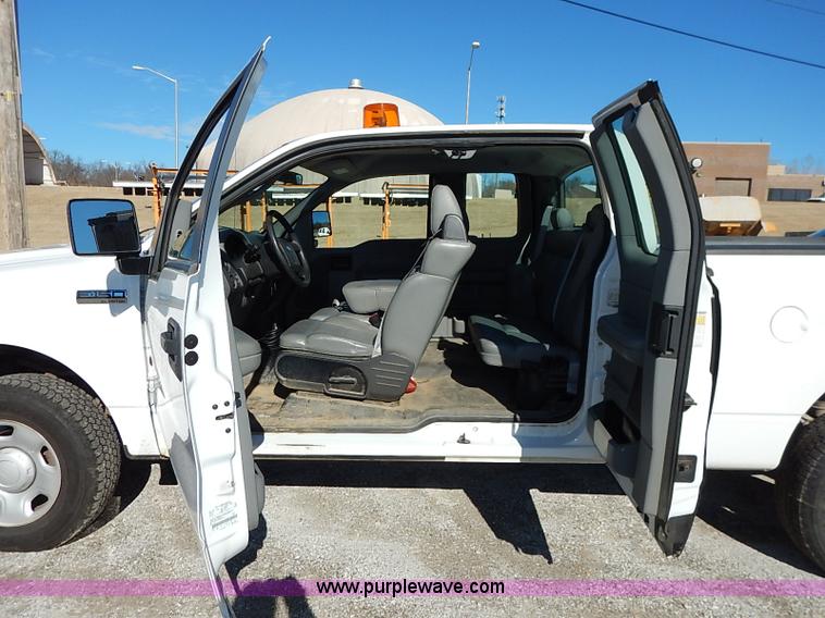 image for item I5136 2007 Ford F150 XL SuperCab pickup truck