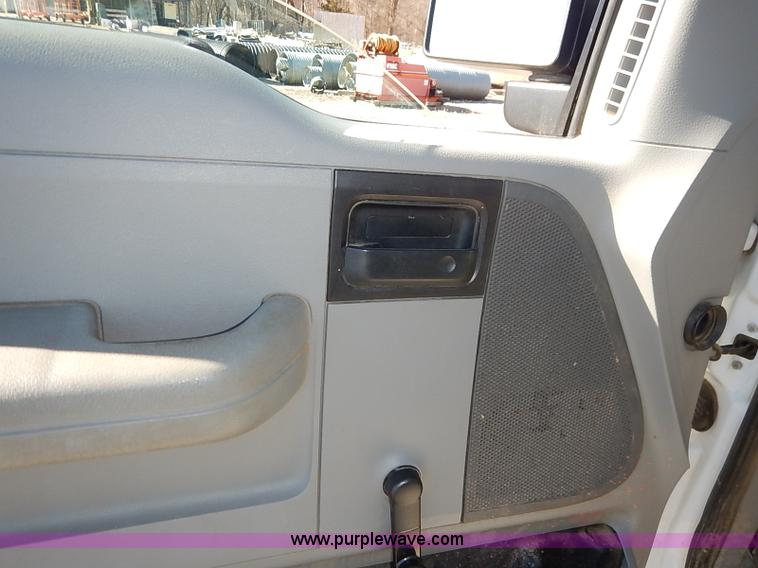 image for item I5136 2007 Ford F150 XL SuperCab pickup truck