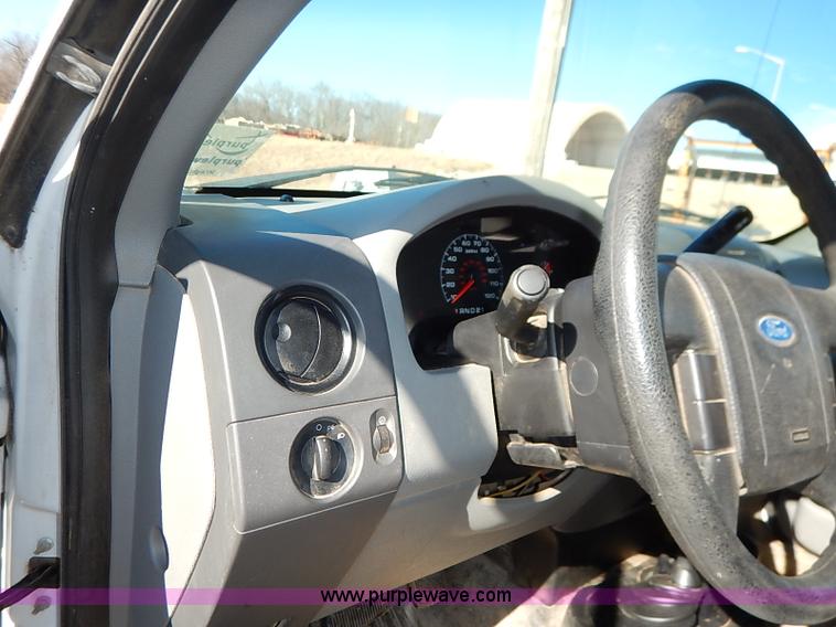 image for item I5136 2007 Ford F150 XL SuperCab pickup truck