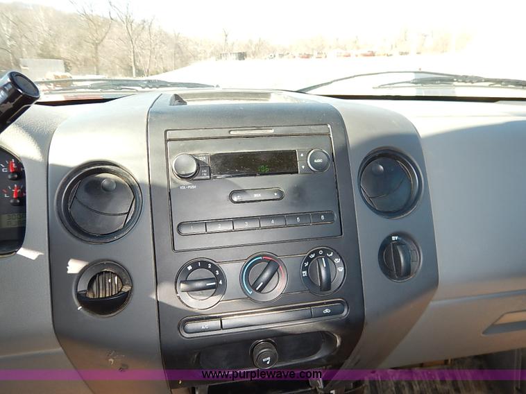 image for item I5136 2007 Ford F150 XL SuperCab pickup truck