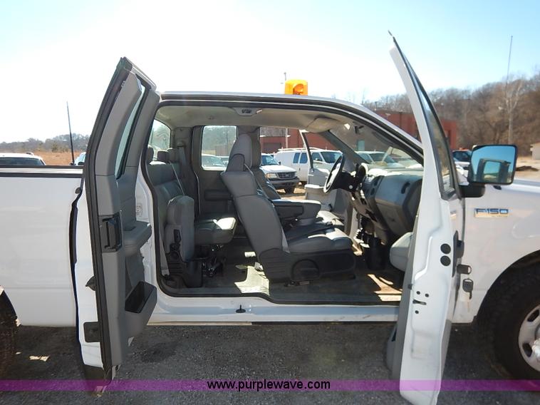 image for item I5136 2007 Ford F150 XL SuperCab pickup truck