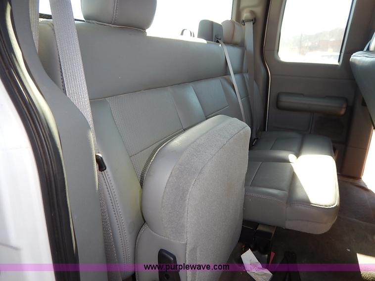 image for item I5136 2007 Ford F150 XL SuperCab pickup truck