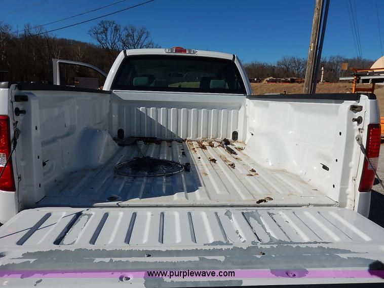 image for item I5136 2007 Ford F150 XL SuperCab pickup truck