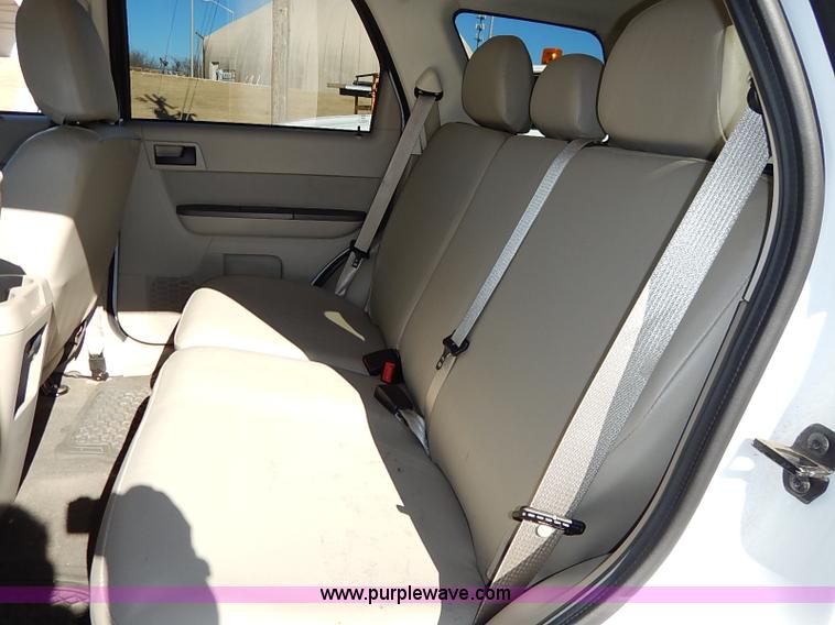 image for item I5137 2012 Ford Escape Hybrid SUV