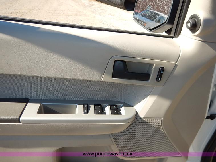 image for item I5137 2012 Ford Escape Hybrid SUV