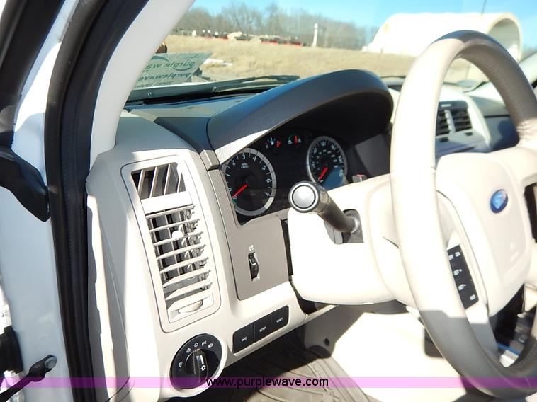 image for item I5137 2012 Ford Escape Hybrid SUV