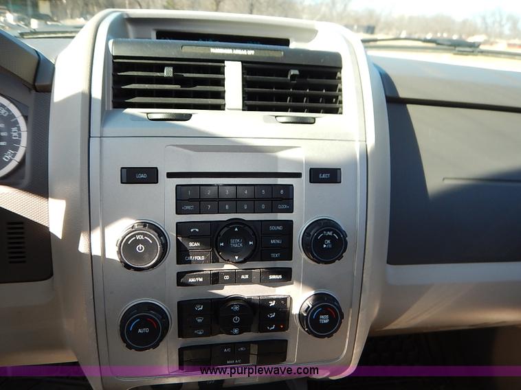 image for item I5137 2012 Ford Escape Hybrid SUV