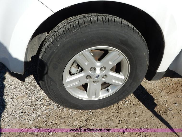 image for item I5137 2012 Ford Escape Hybrid SUV