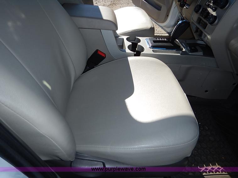 image for item I5137 2012 Ford Escape Hybrid SUV