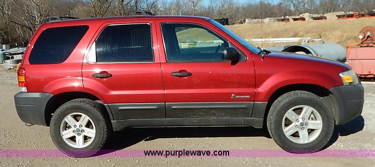 image for item I5138 2005 Ford Escape Hybrid SUV