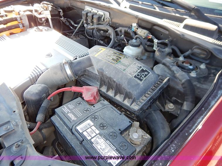 image for item I5138 2005 Ford Escape Hybrid SUV