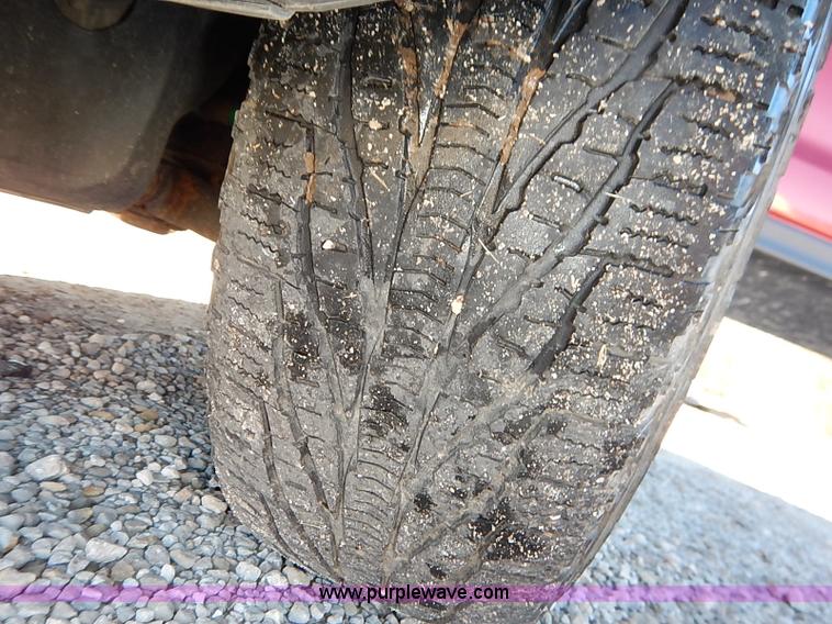 image for item I5138 2005 Ford Escape Hybrid SUV