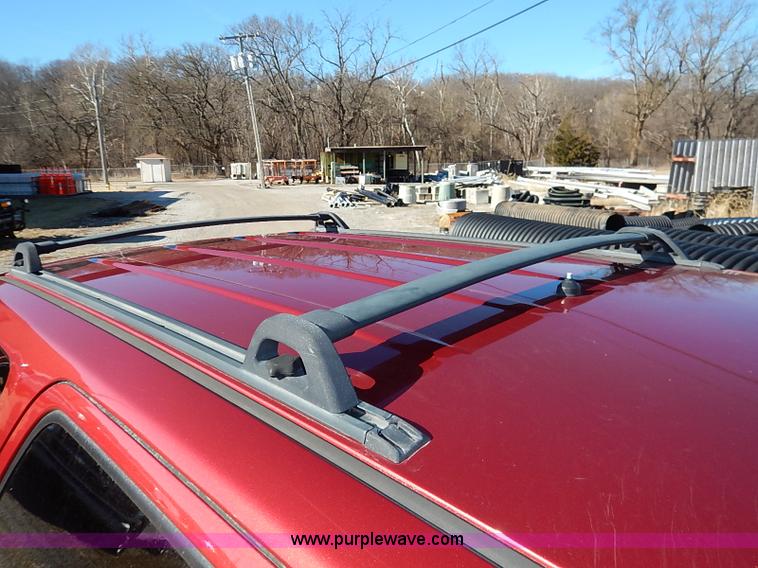 image for item I5138 2005 Ford Escape Hybrid SUV