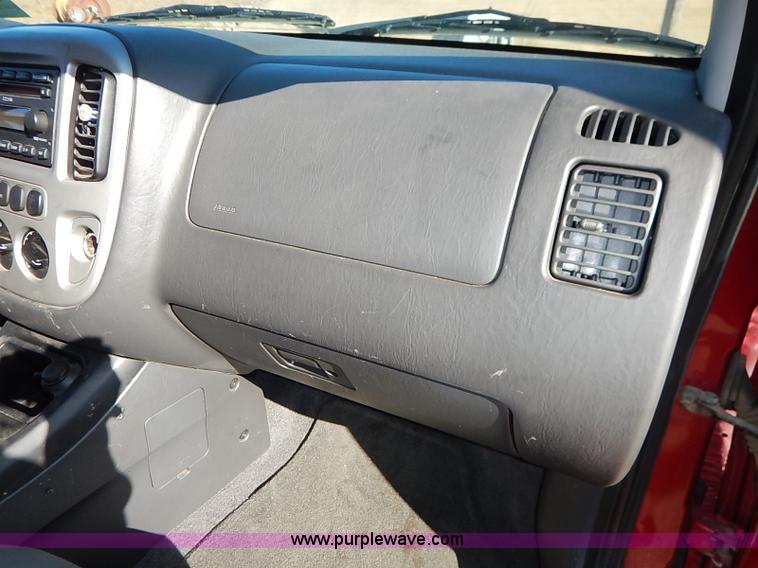 image for item I5138 2005 Ford Escape Hybrid SUV