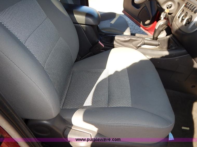 image for item I5138 2005 Ford Escape Hybrid SUV