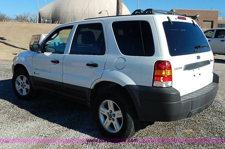 image for item I5139 2005 Ford Escape Hybrid SUV