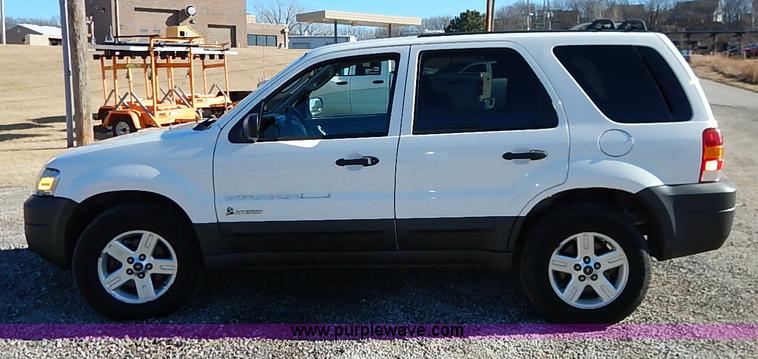 image for item I5139 2005 Ford Escape Hybrid SUV