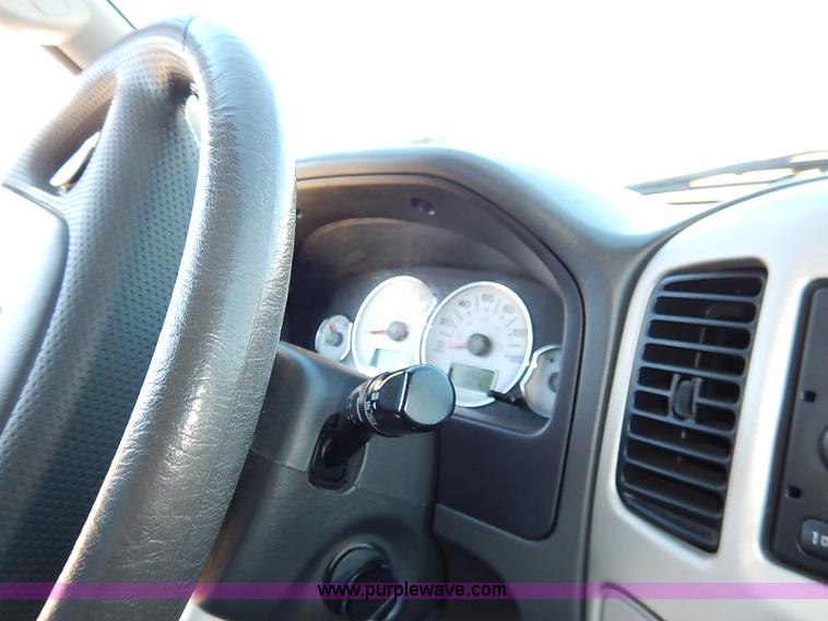 image for item I5139 2005 Ford Escape Hybrid SUV