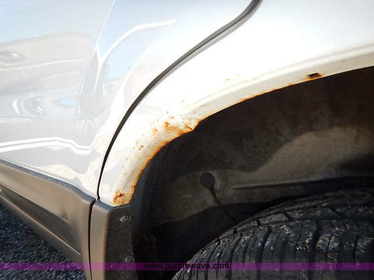 image for item I5139 2005 Ford Escape Hybrid SUV