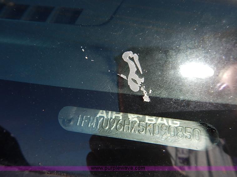 image for item I5139 2005 Ford Escape Hybrid SUV