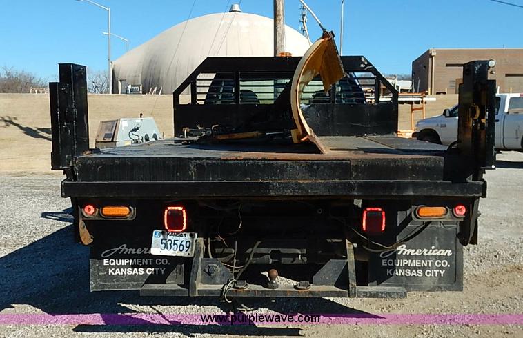 image for item I5140 2000 Ford F450 Super Duty flatbed dump truck