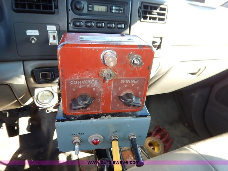 image for item I5140 2000 Ford F450 Super Duty flatbed dump truck