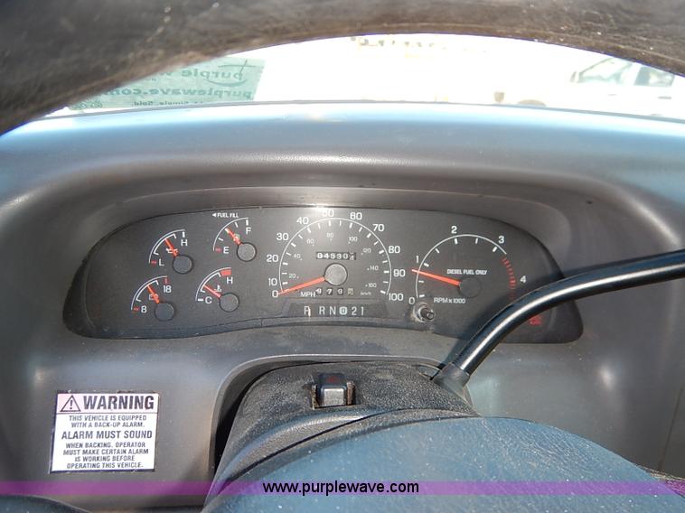 image for item I5140 2000 Ford F450 Super Duty flatbed dump truck