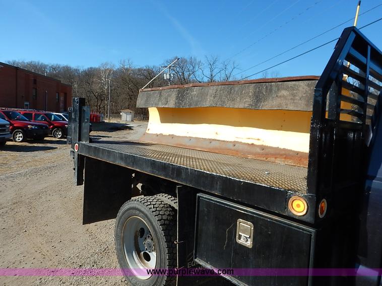 image for item I5140 2000 Ford F450 Super Duty flatbed dump truck