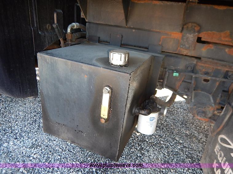 image for item I5140 2000 Ford F450 Super Duty flatbed dump truck