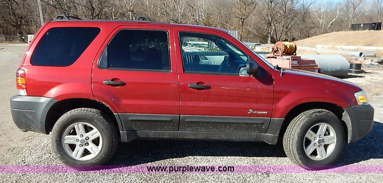 image for item I5141 2005 Ford Escape Hybrid SUV