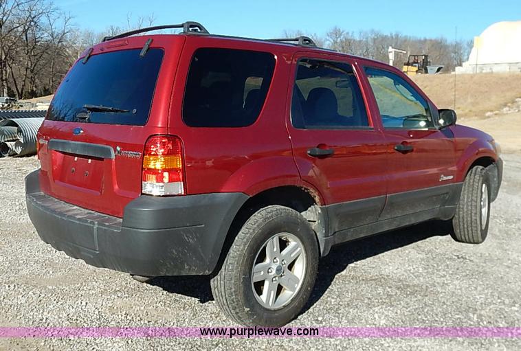 image for item I5141 2005 Ford Escape Hybrid SUV