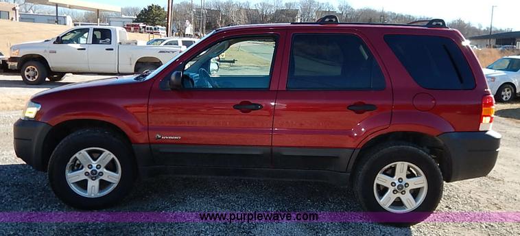 image for item I5141 2005 Ford Escape Hybrid SUV
