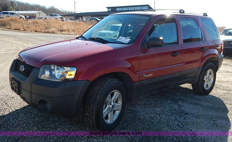 image for item I5141 2005 Ford Escape Hybrid SUV