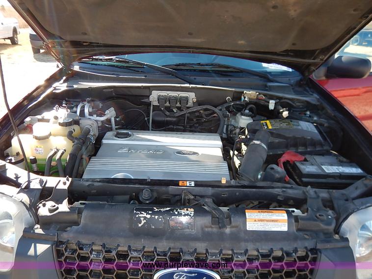 image for item I5141 2005 Ford Escape Hybrid SUV