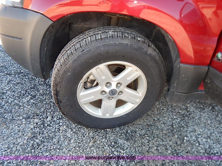 image for item I5141 2005 Ford Escape Hybrid SUV