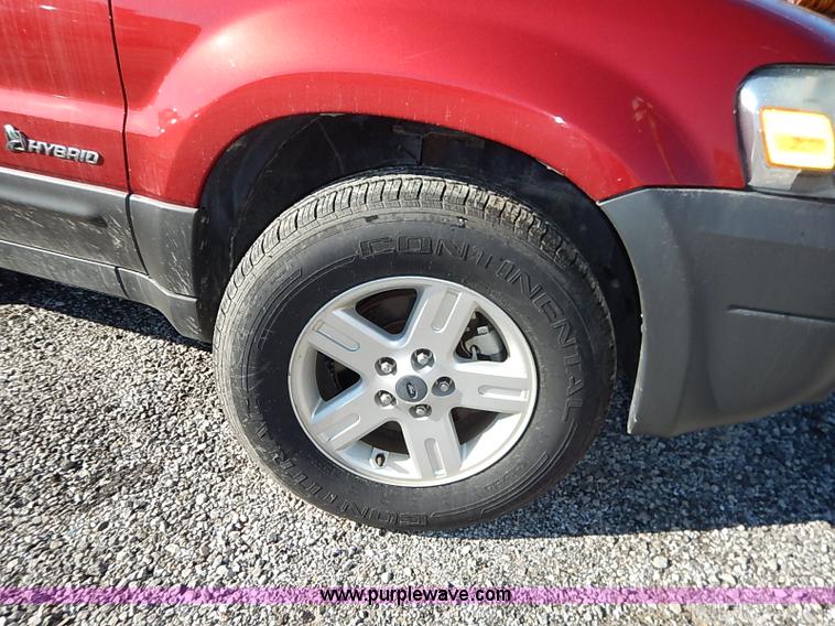 image for item I5141 2005 Ford Escape Hybrid SUV