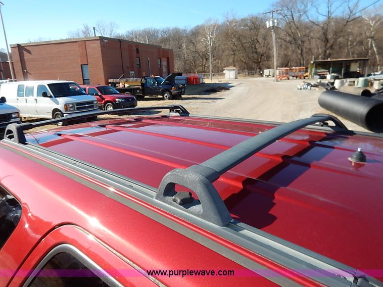 image for item I5141 2005 Ford Escape Hybrid SUV