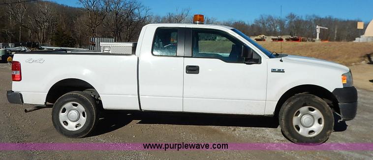 image for item I5143 2006 Ford F150 XL SuperCab pickup truck
