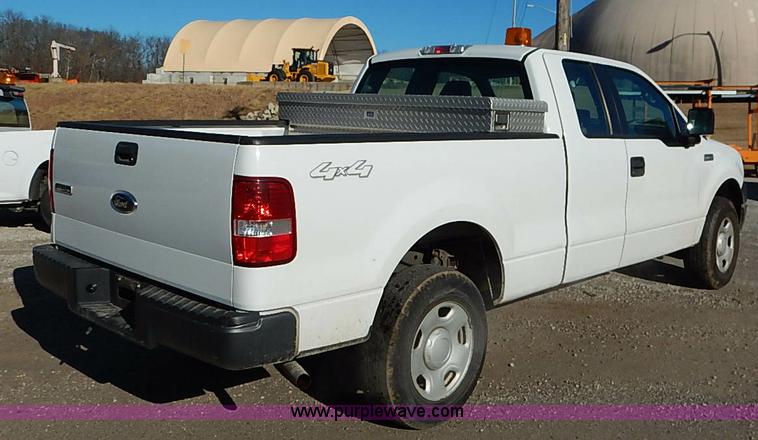 image for item I5143 2006 Ford F150 XL SuperCab pickup truck