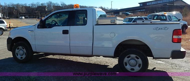 image for item I5143 2006 Ford F150 XL SuperCab pickup truck