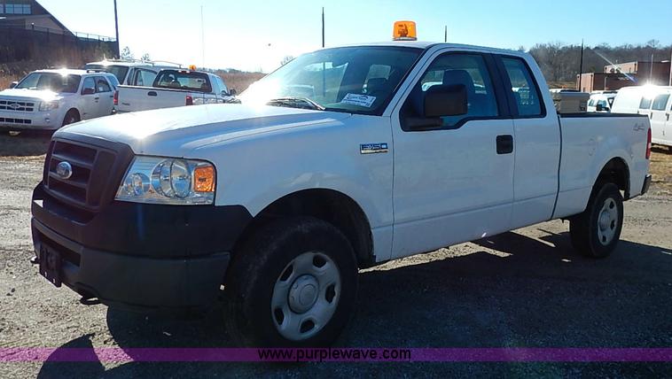 image for item I5143 2006 Ford F150 XL SuperCab pickup truck