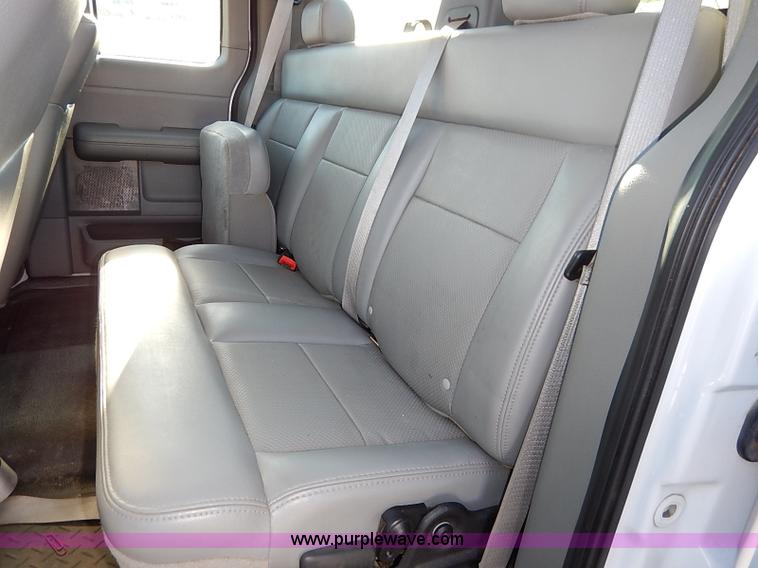 image for item I5143 2006 Ford F150 XL SuperCab pickup truck