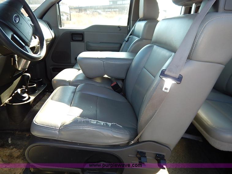 image for item I5143 2006 Ford F150 XL SuperCab pickup truck