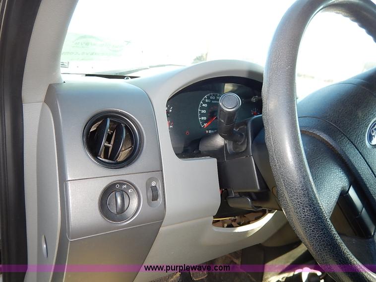 image for item I5143 2006 Ford F150 XL SuperCab pickup truck