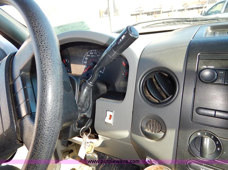 image for item I5143 2006 Ford F150 XL SuperCab pickup truck